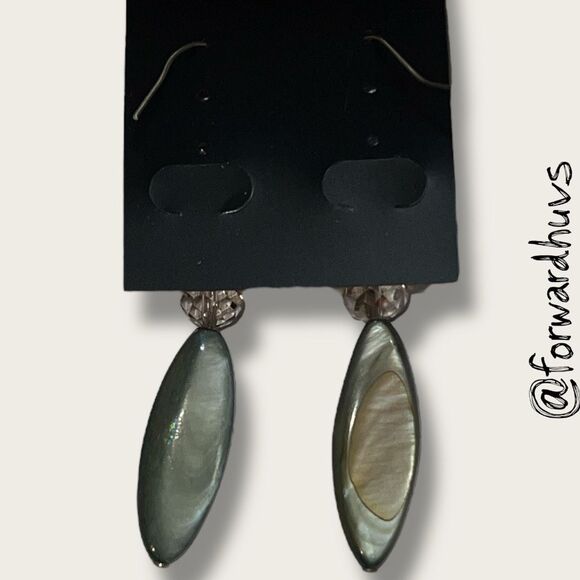 Bundle Sale 3 for $15 | Faux Shell Drops with Faceted Clear Beads - Picture 4 of 6